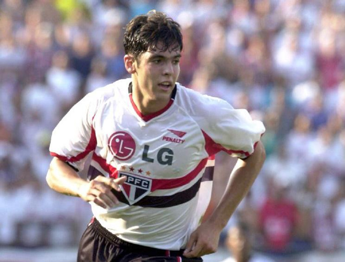 Kaka thời khoác áo CLB Sao Paulo